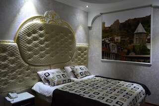 Отель Elegant Boutique Rustaveli Тбилиси Стандартный двухместный номер с 1 кроватью или 2 отдельными кроватями-6