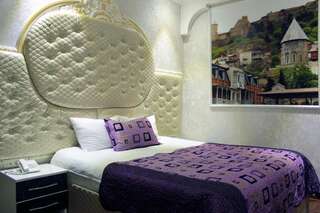 Отель Elegant Boutique Rustaveli Тбилиси Стандартный двухместный номер с 1 кроватью или 2 отдельными кроватями-18