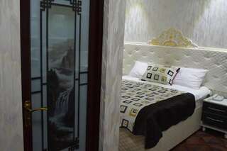 Отель Elegant Boutique Rustaveli Тбилиси Стандартный двухместный номер с 1 кроватью или 2 отдельными кроватями-25