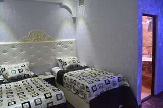 Отель Elegant Boutique Rustaveli Тбилиси Стандартный двухместный номер с 1 кроватью или 2 отдельными кроватями-34